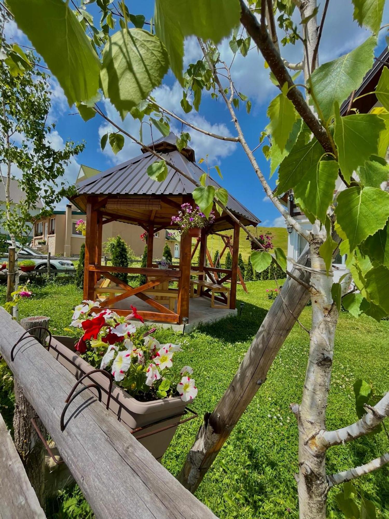 Guest House Sara Žabljak Kültér fotó